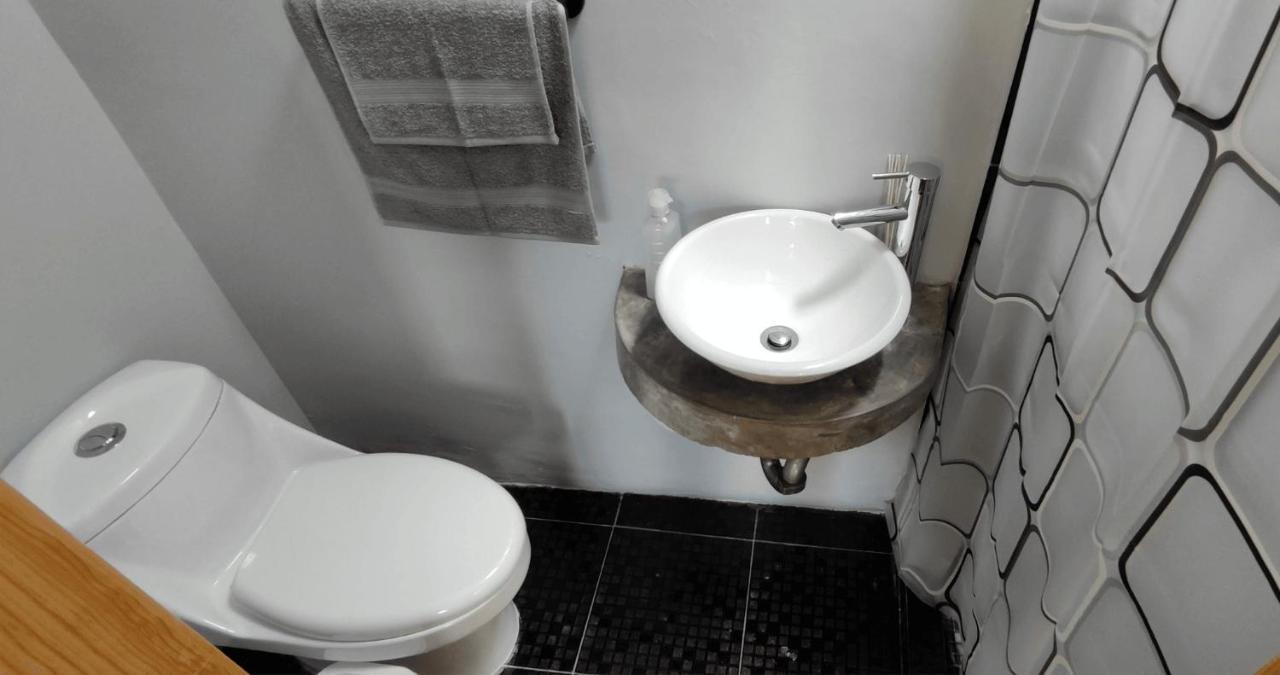 Habitaciones Privadas Con Bano Propio En Una Zona Segura Y Centrica De Guadalajara. מראה חיצוני תמונה