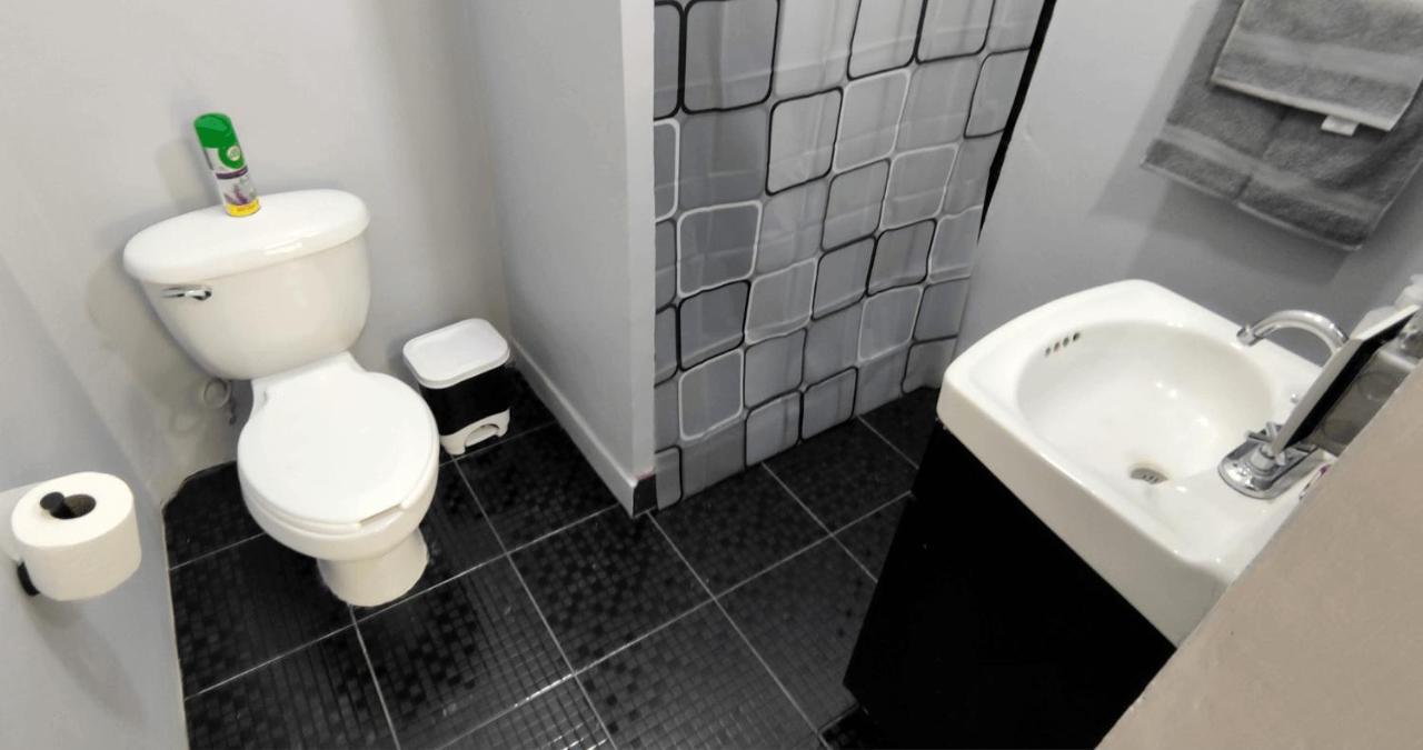 Habitaciones Privadas Con Bano Propio En Una Zona Segura Y Centrica De Guadalajara. מראה חיצוני תמונה